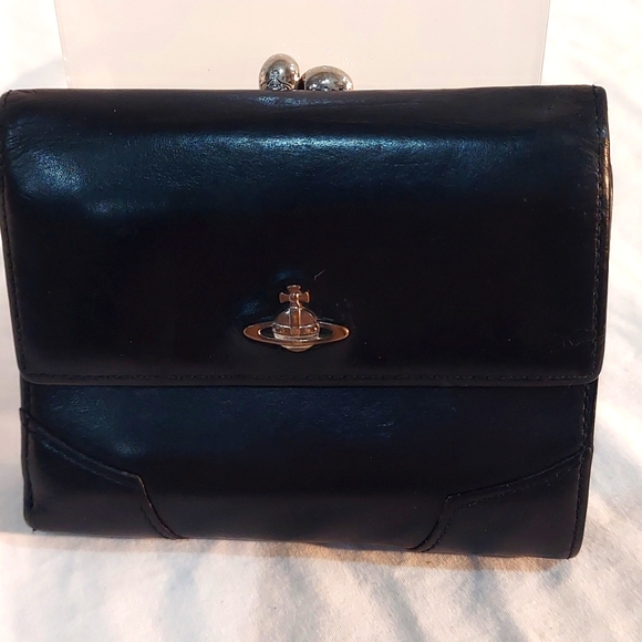 Vivienne Westwood Handbags - VIVIENNE WESTWOOD ORB Bi Fold Wallet Black Leather Kisslock